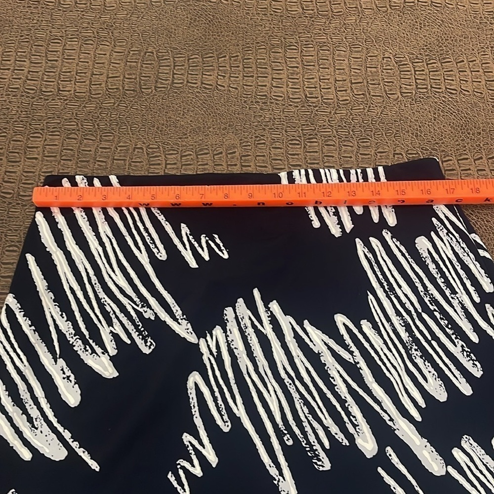 Joseph Ribkoff Abstract Scribble Print Pencil Skirt Blue White Size 14 - Picture 4 of 6